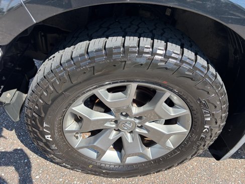 Used 2019 Nissan Frontier SL image 12