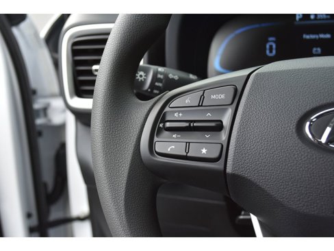 New 2025 Hyundai Venue SE image 19