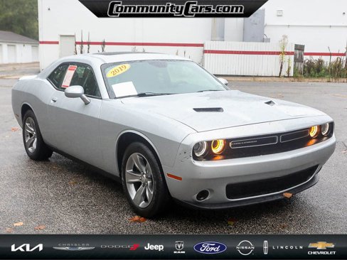 Used 2019 Dodge Challenger SXT image 9
