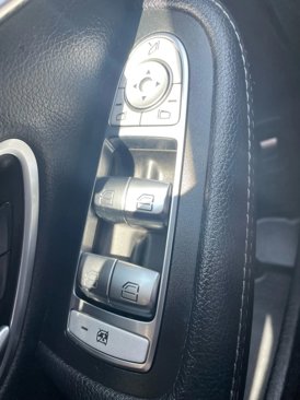 Used 2019 Mercedes-Benz C 300 4MATIC Sedan image 11