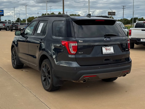 Used 2017 Ford Explorer XLT w/ XLT Technology Feature Bundle image 4