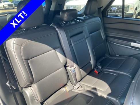 Used 2024 Ford Explorer XLT w/ Equipment Group 202A image 7