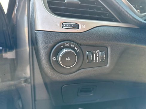 Used 2015 Jeep Cherokee Latitude image 23