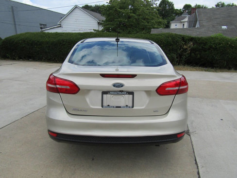 Used 2017 Ford Focus SE image 4
