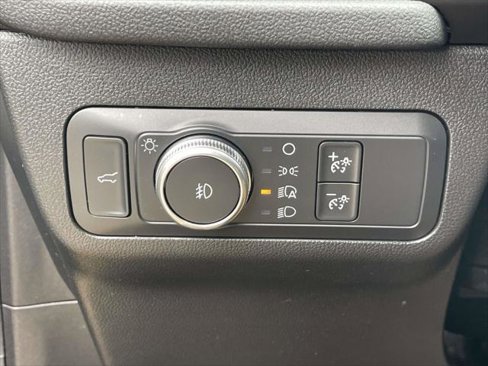 Used 2020 Ford Escape Titanium image 18
