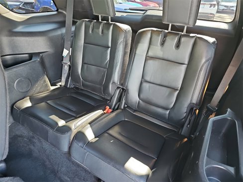 Used 2017 Ford Explorer XLT w/ Equipment Group 202A image 14