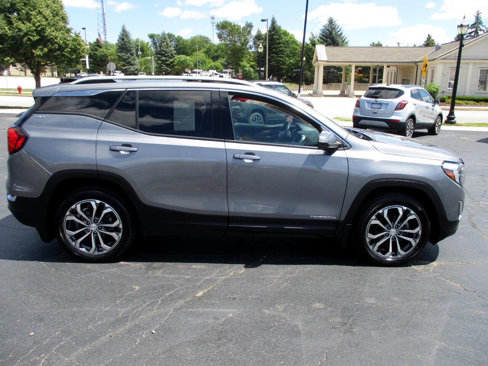 Used 2021 GMC Terrain SLT image 22