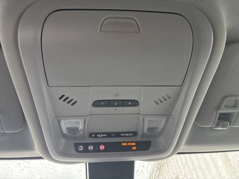 Used 2019 Chevrolet Equinox LT w/ Driver Convenience Package image 22