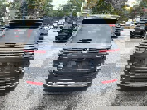 New 2025 Jeep Grand Cherokee Limited w/ Trailer Tow Package image 6