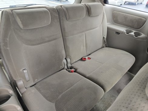 Used 2010 Toyota Sienna LE image 13