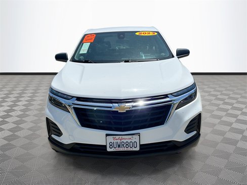 Used 2023 Chevrolet Equinox LS image 2