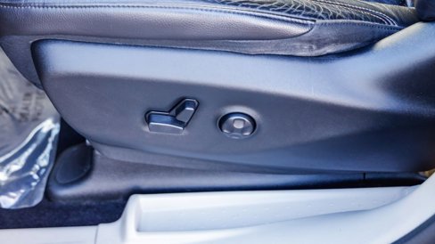 Used 2018 Chrysler Pacifica Touring-L image 23