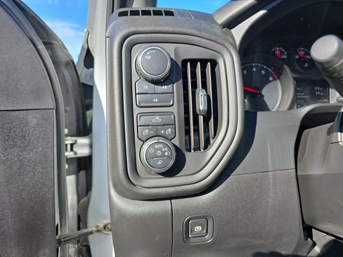 Used 2020 Chevrolet Silverado 2500 Custom w/ Custom Value Package image 18