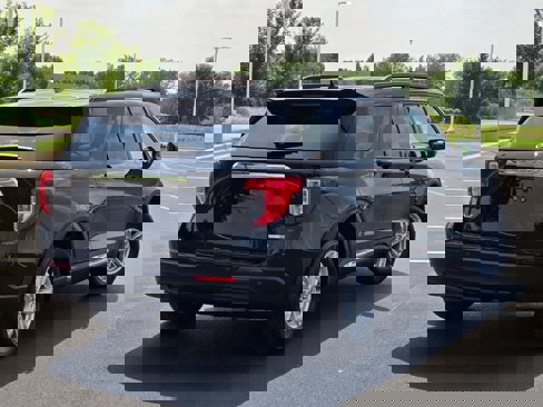 Used 2020 Ford Explorer XLT w/ Comfort Package image 11