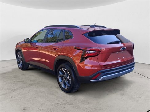 Certified 2024 Chevrolet Trax LT w/ Driver Confidence Package image 3