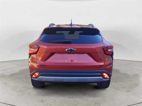 Certified 2024 Chevrolet Trax LT w/ Driver Confidence Package image 4