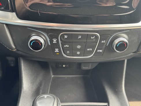Used 2020 Chevrolet Traverse LS image 19