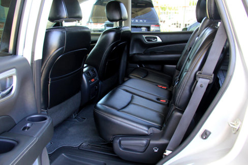Used 2017 Nissan Pathfinder Platinum image 27