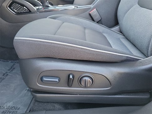 Certified 2023 Chevrolet TrailBlazer LT w/ LPO, Blackout Package image 23