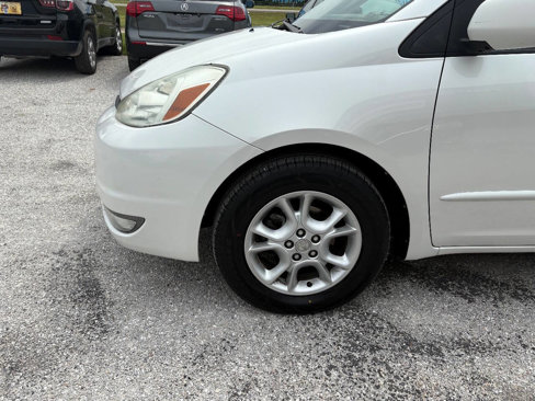 Used 2004 Toyota Sienna XLE Limited image 5