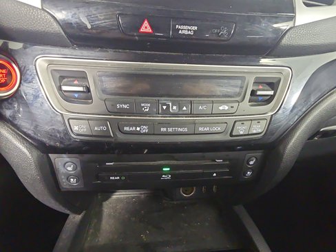 Used 2018 Honda Pilot Elite image 16