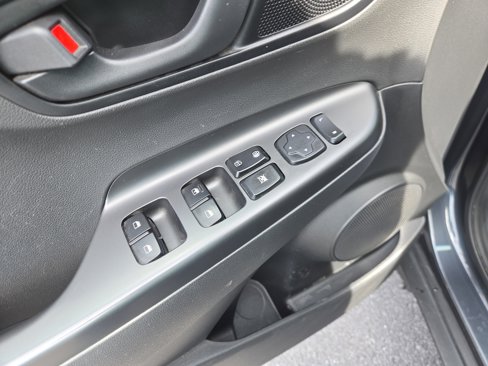 Used 2019 Hyundai Kona SE image 15