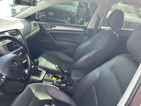 Used 2015 Volkswagen Golf S image 30