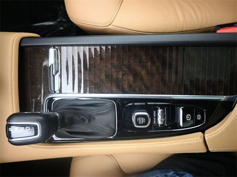 Used 2019 Volvo S90 T6 Momentum image 10