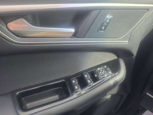 Used 2017 Ford Edge SEL image 29