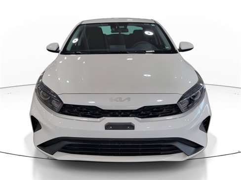 Used 2023 Kia Forte LXS image 3