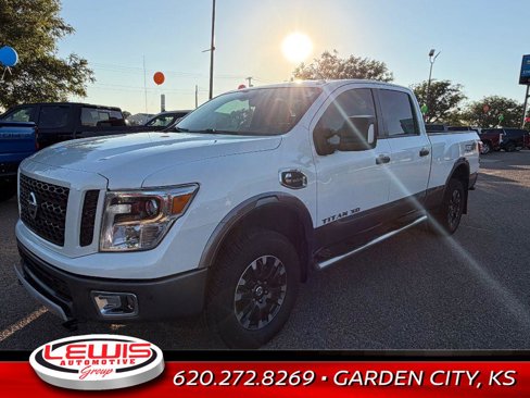 Used 2019 Nissan Titan PRO-4X w/ Pro-4x Convenience Package image 4