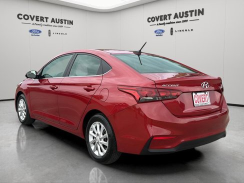 Used 2022 Hyundai Accent SEL image 3