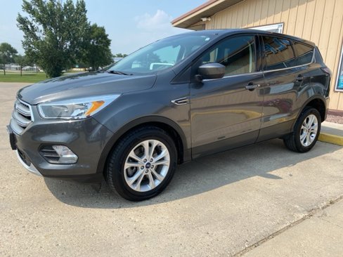 Used 2017 Ford Escape SE image 3