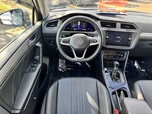 Certified 2022 Volkswagen Tiguan SE image 16