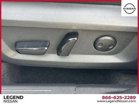 Used 2021 Nissan Rogue SV image 16