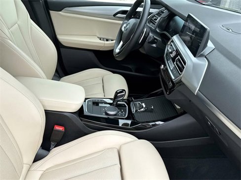 Used 2023 BMW X3 sDrive30i image 8
