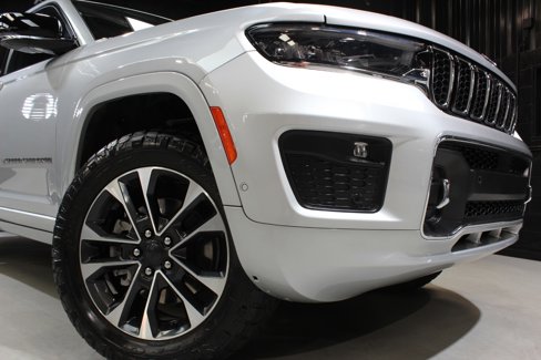 Used 2021 Jeep Grand Cherokee L Overland w/ Advanced Protech Group III image 7