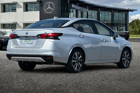 Used 2022 Nissan Versa SV image 4