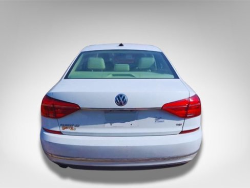Used 2016 Volkswagen Passat 1.8T SE w/ Lighting Package (P06) image 6