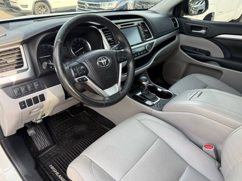 Used 2015 Toyota Highlander XLE image 17