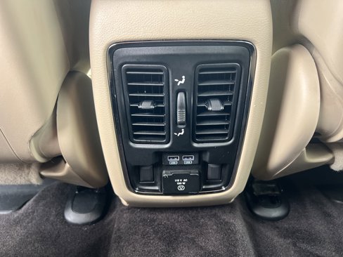 Used 2019 Jeep Grand Cherokee Limited image 39