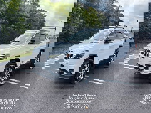Used 2022 Jeep Cherokee Latitude Lux image 1