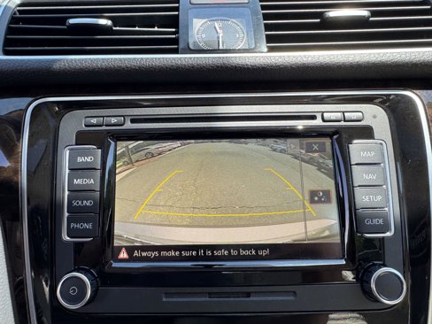 Used 2015 Volkswagen Passat TDI SEL Premium image 20