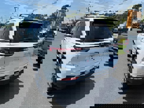 Used 2022 Jeep Grand Cherokee Limited 4xe image 6