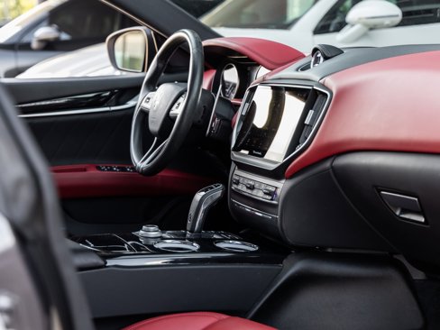 Used 2023 Maserati Ghibli Modena image 49