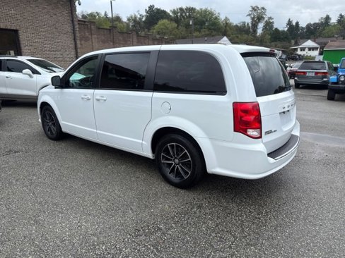Used 2019 Dodge Grand Caravan GT image 3