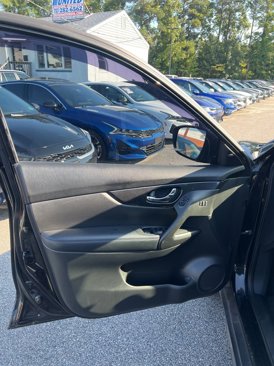 Used 2018 Nissan Rogue SV w/ Premium Package image 10