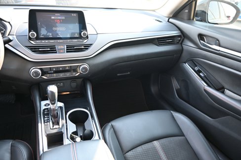 Used 2024 Nissan Altima 2.5 SR image 11