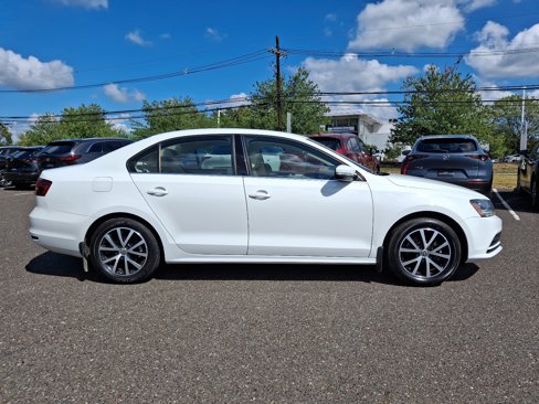 Used 2017 Volkswagen Jetta SE image 7