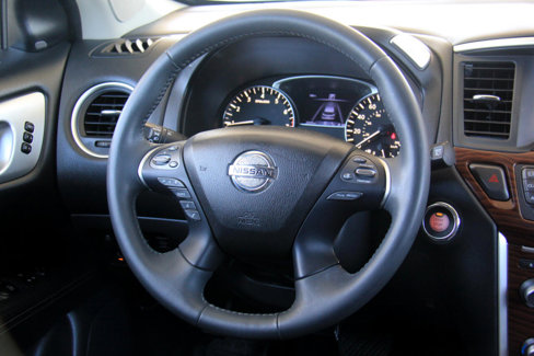 Used 2017 Nissan Pathfinder Platinum image 12